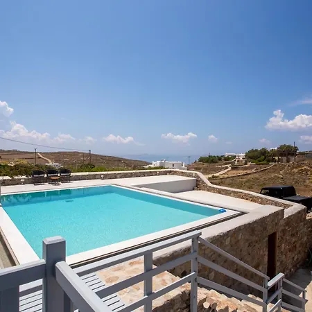 Kastro Shared Pool Fanari (Mykonos)