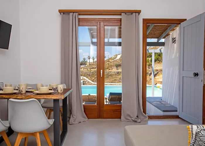 Kastro Shared Pool * Fanari (Mykonos)